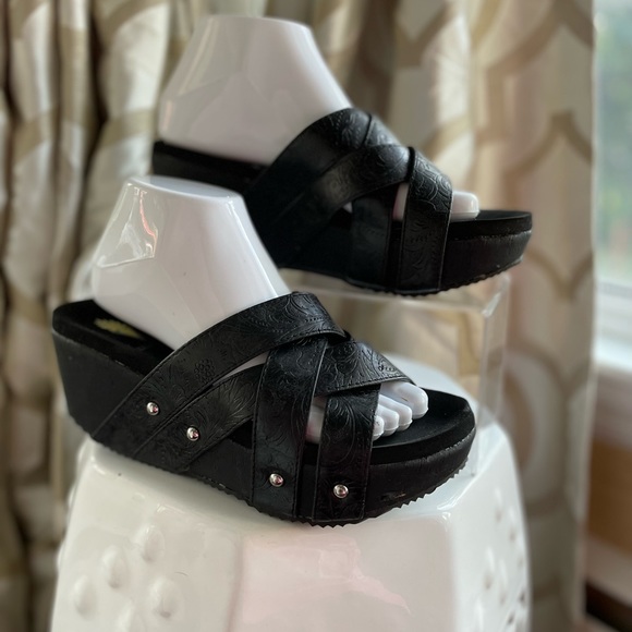 Volatile Women’s Jumper Wedge Sandal